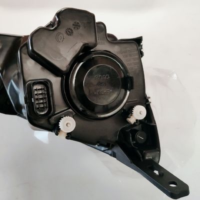 Lâmpadas frontais esquerdo número OE 4121100U8260 para 2010- JAC J3 Substituição de pós-venda