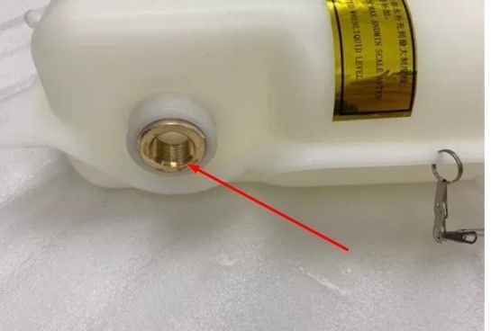 2.8 Engenheiro Cummins Caldeira de expansão de plástico OE número 1311100D8BD0 para camião JAC T140