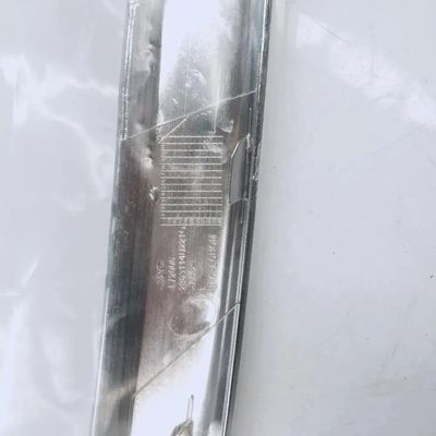 Substituição/reparação Finalidade REFINE S3 Trim direito do pára-choque OE 2803115U221G para peças automotivas